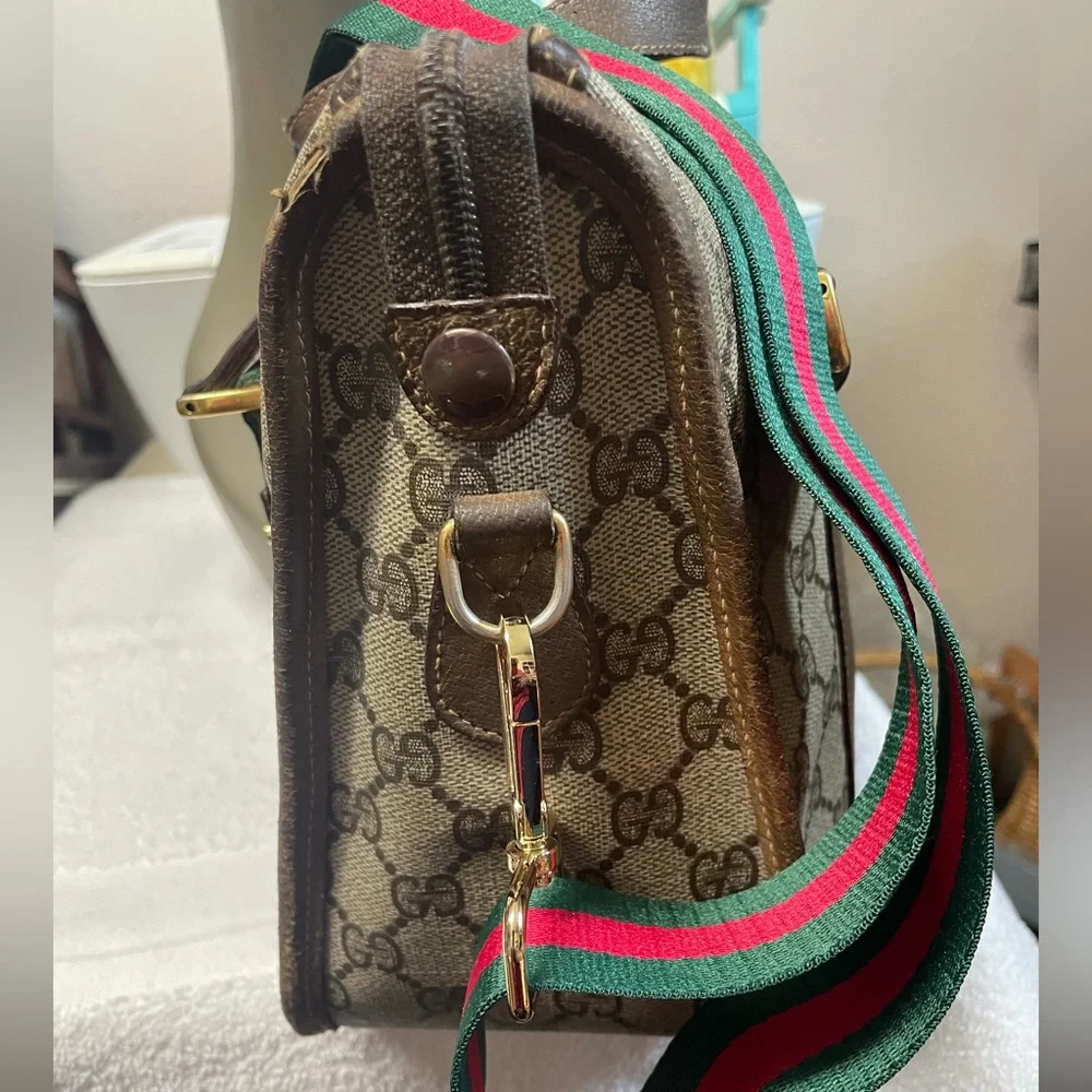 Authentic Vintage Gucci Bag - Picture 3 of 15
